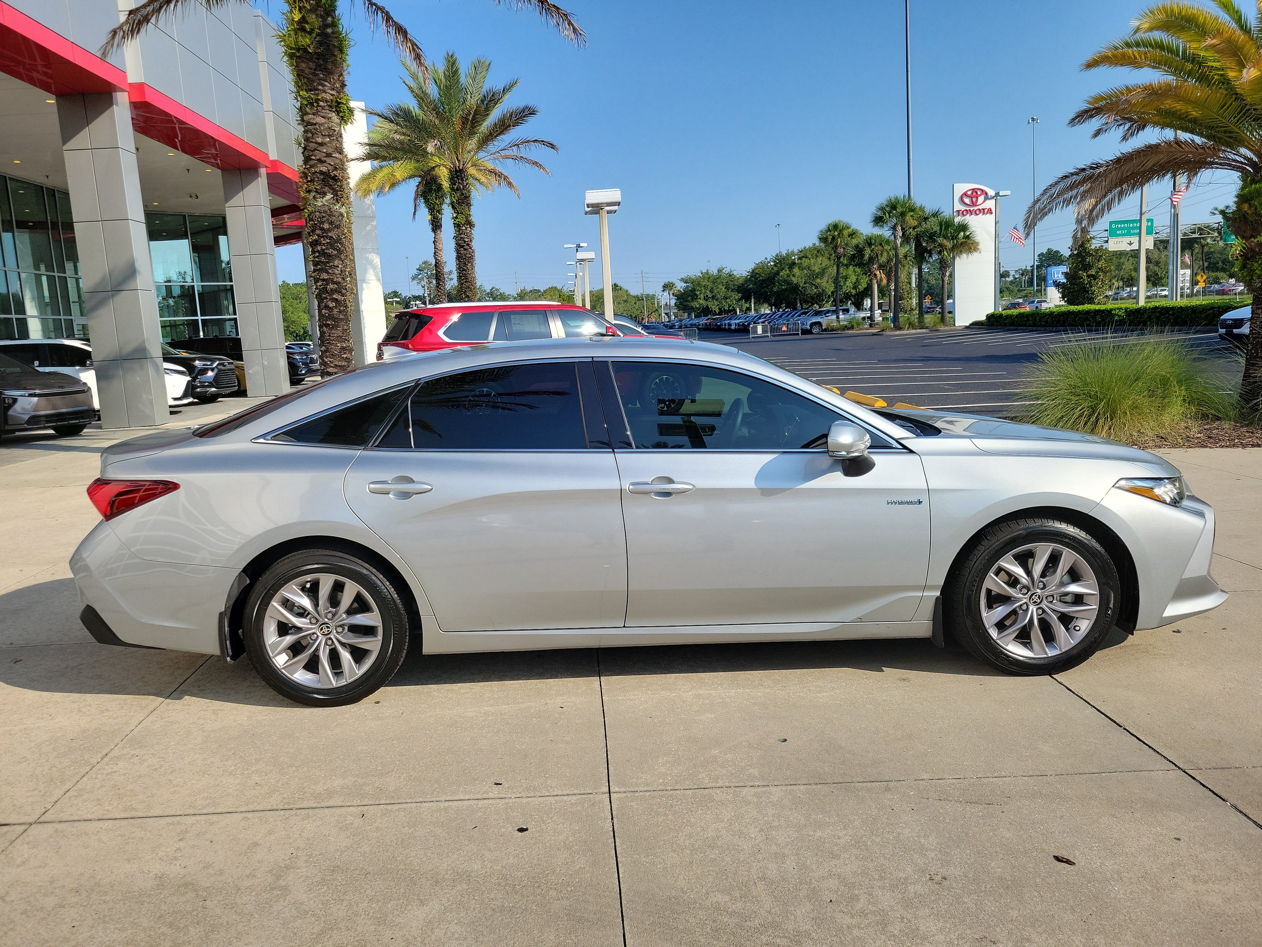 Used 2021 Toyota Avalon XLE w/ Moonroof Package FWD image 7