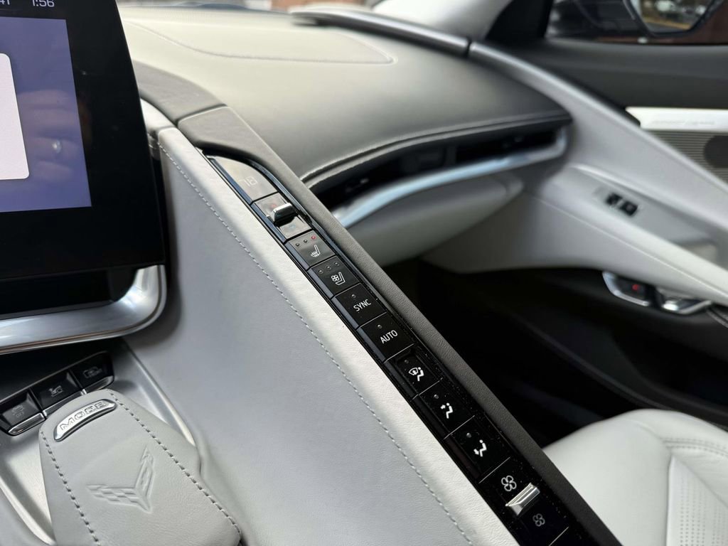 Used 2024 Chevrolet Corvette Stingray Premium Cpe w/ Z51 Performance Package image 25