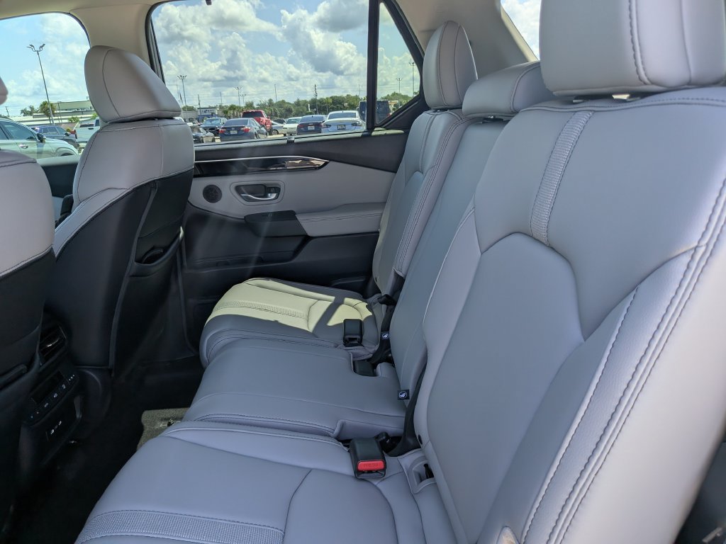 Used 2025 Honda Pilot EX-L image 19