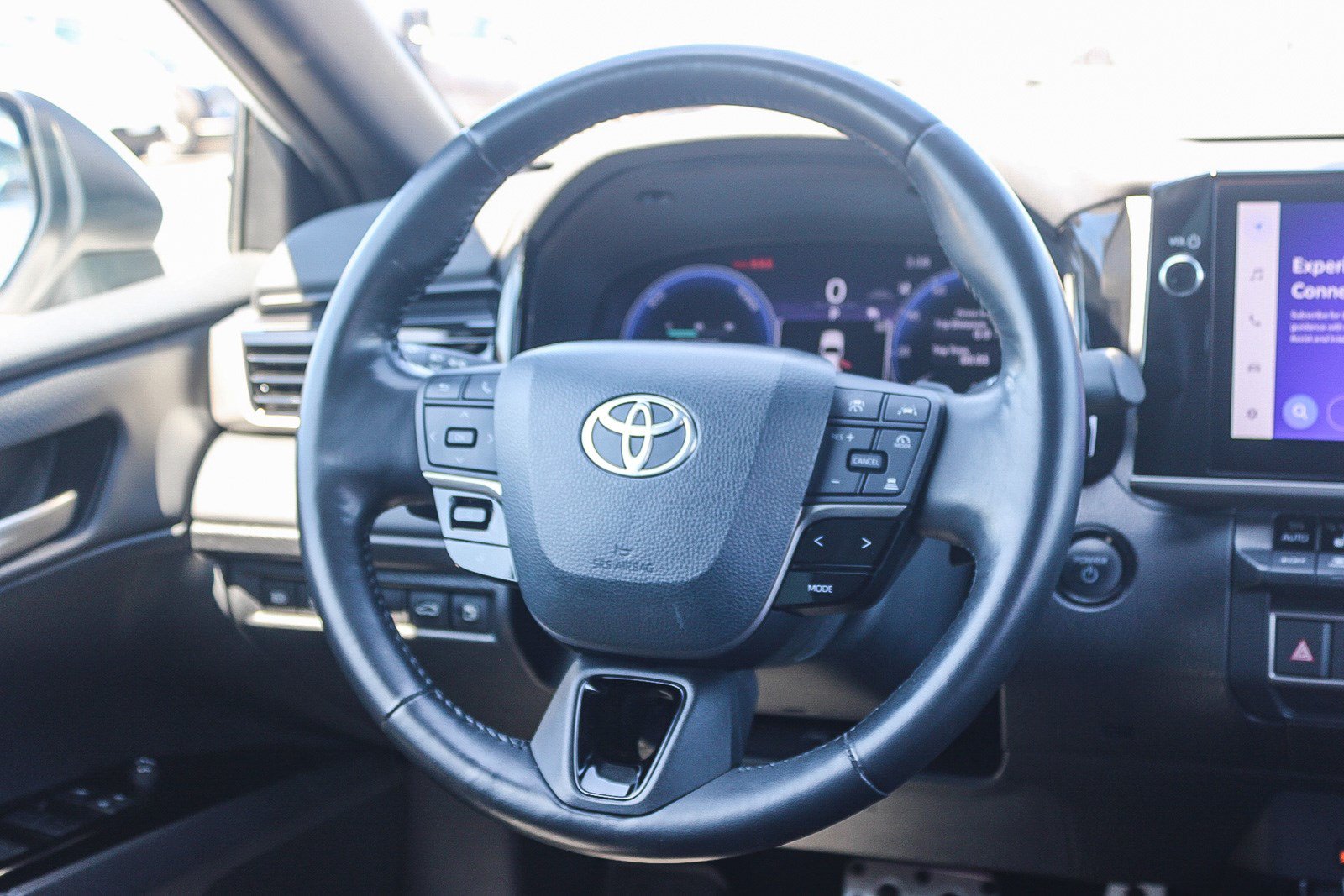 Used 2025 Toyota Camry XSE FWD image 17