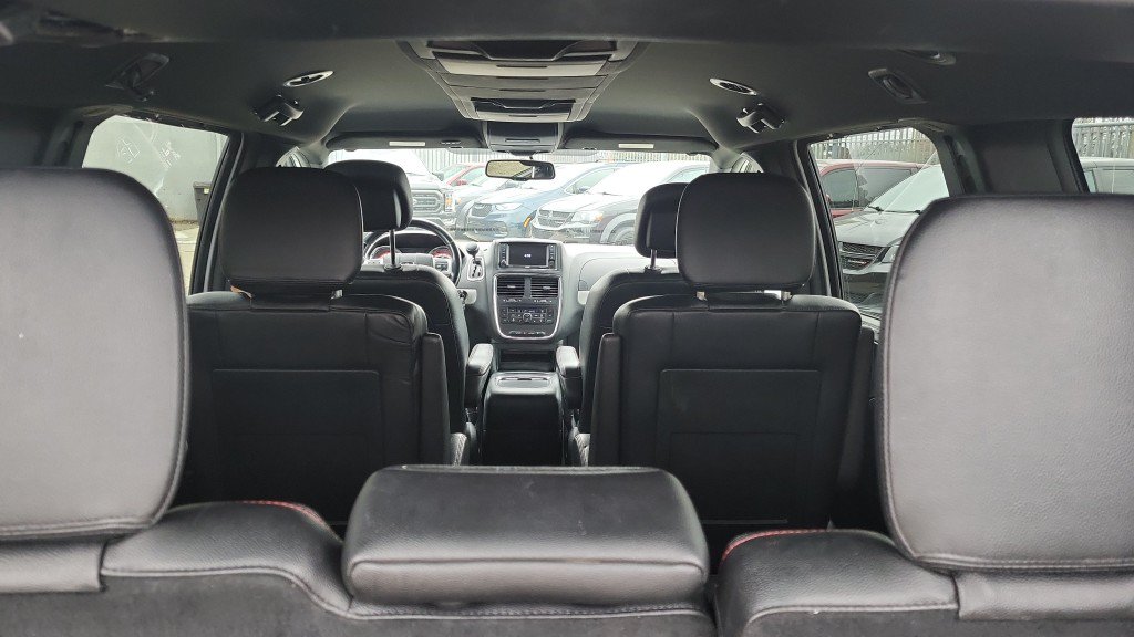 Used 2018 Dodge Grand Caravan GT FWD image 13