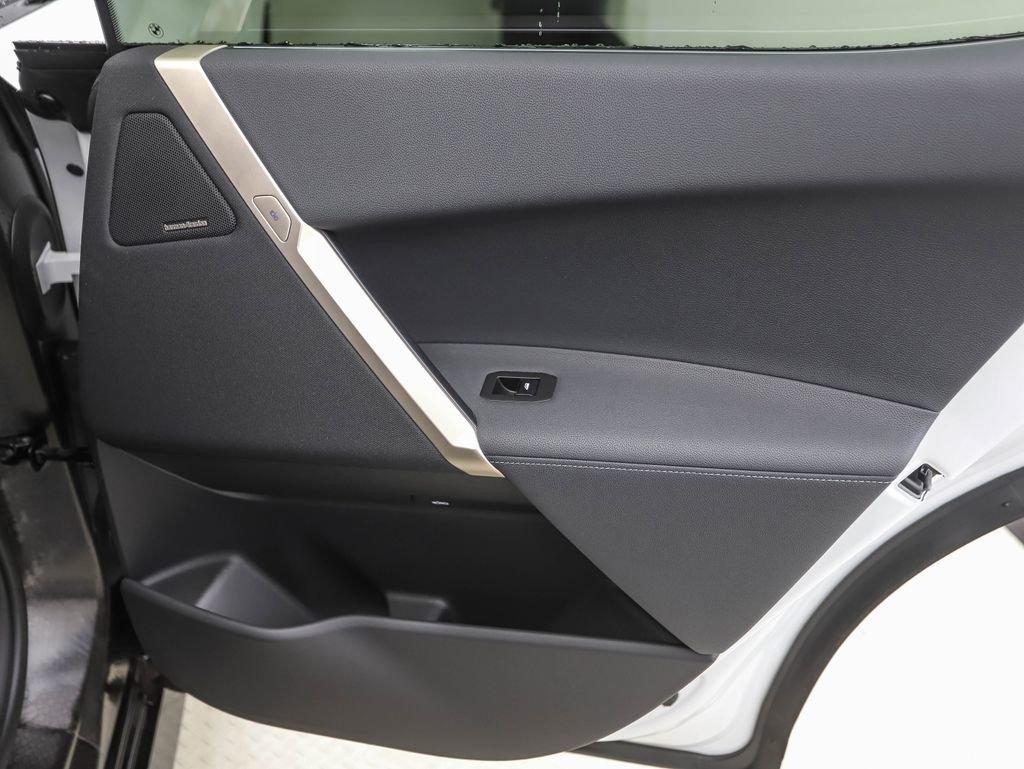 Used 2026 BMW iX xDrive60 w/ Premium Package image 25