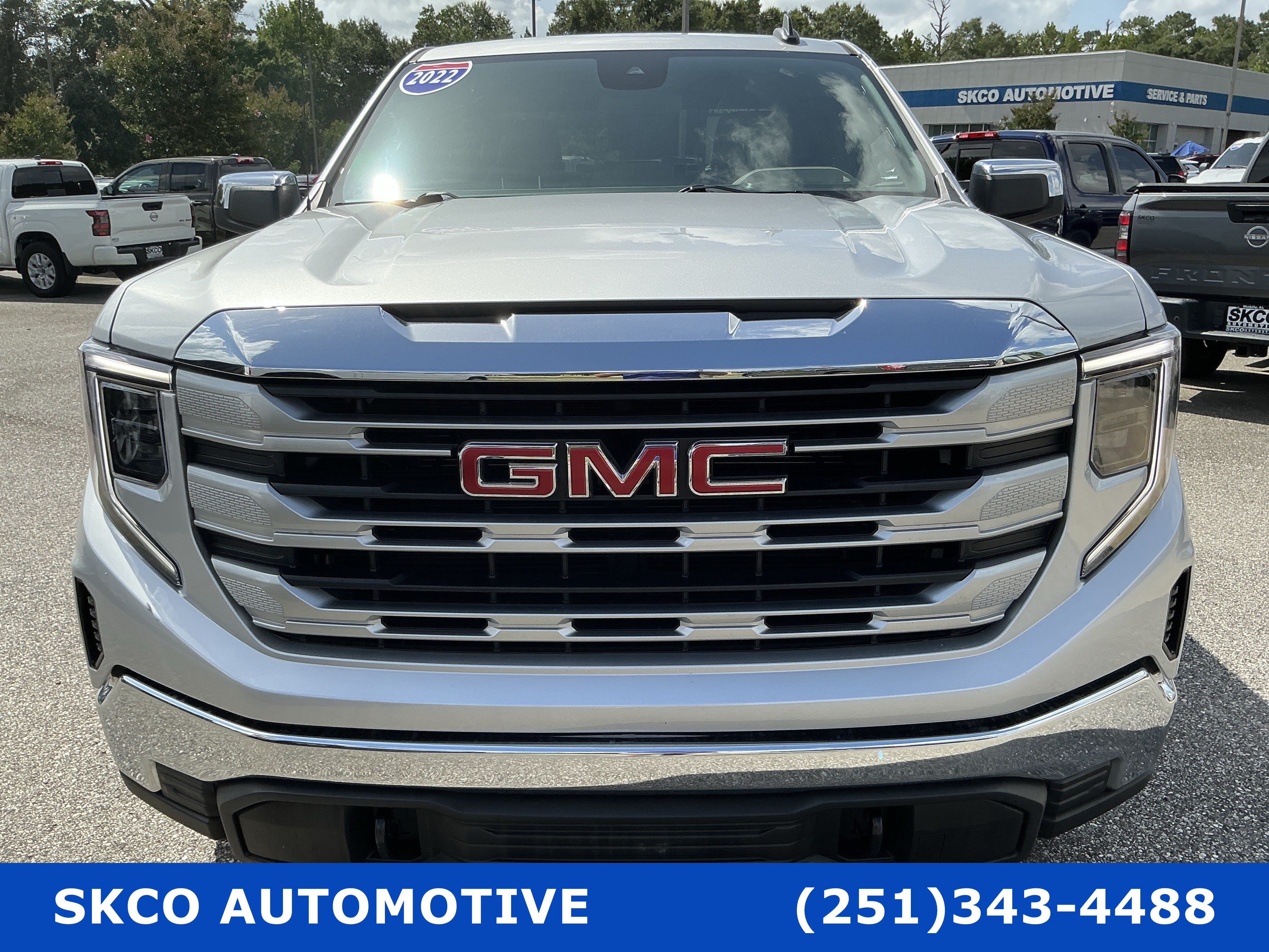 Used 2022 GMC Sierra 1500 SLE w/ X31 Off-Road Package AWD/4WD image 8