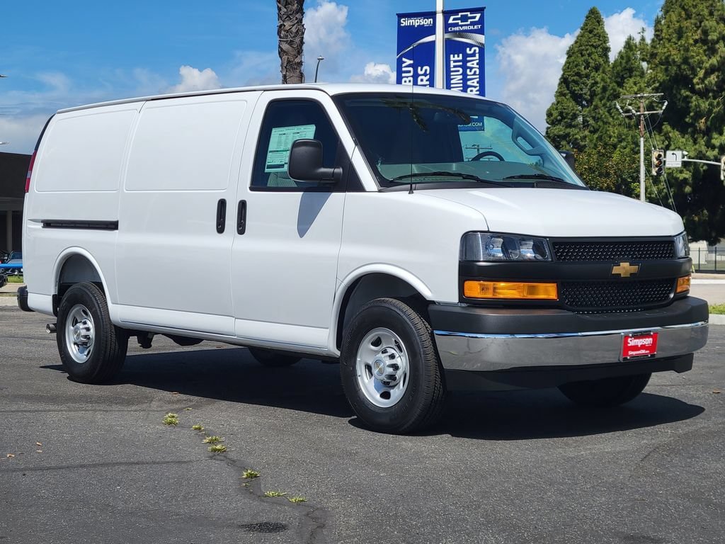 New 2026 Chevrolet Express 2500 w/ Communications Package RWD image 21
