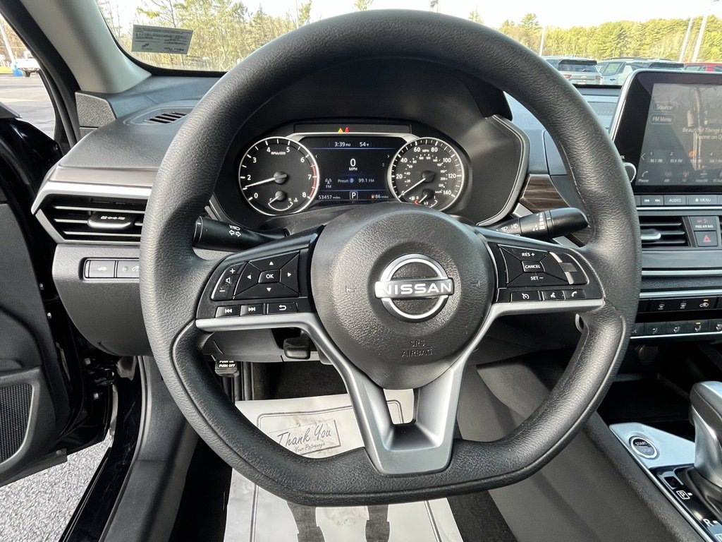 Used 2024 Nissan Altima 2.5 SV image 2