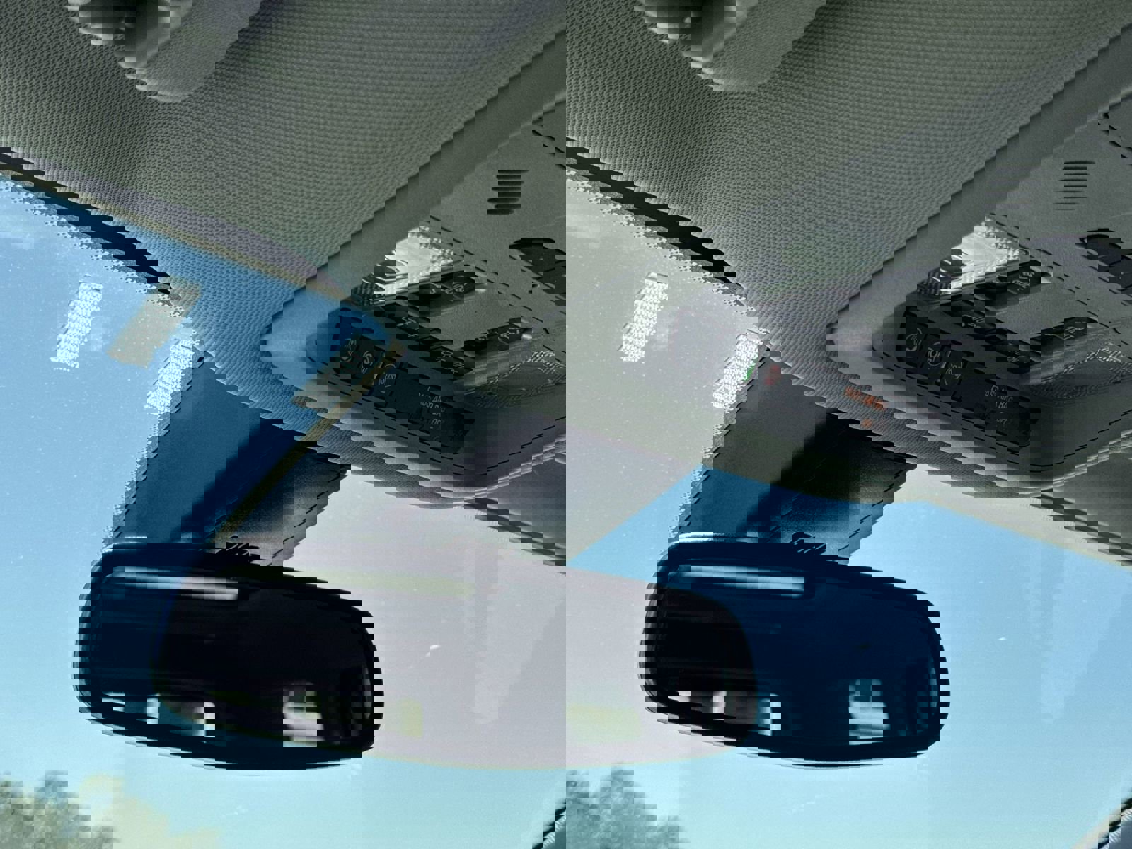 Used 2023 GMC Acadia SLT w/ Technology Package image 27