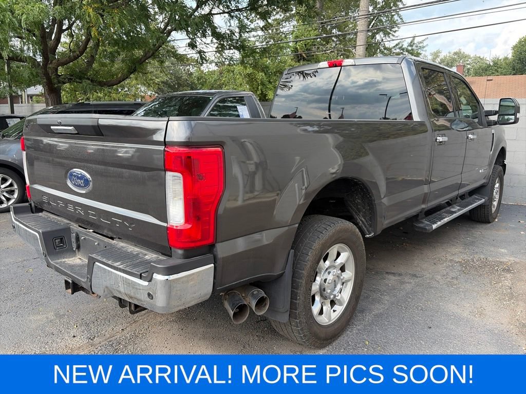 Used 2017 Ford F250 XLT w/ XLT Premium Package AWD/4WD image 2