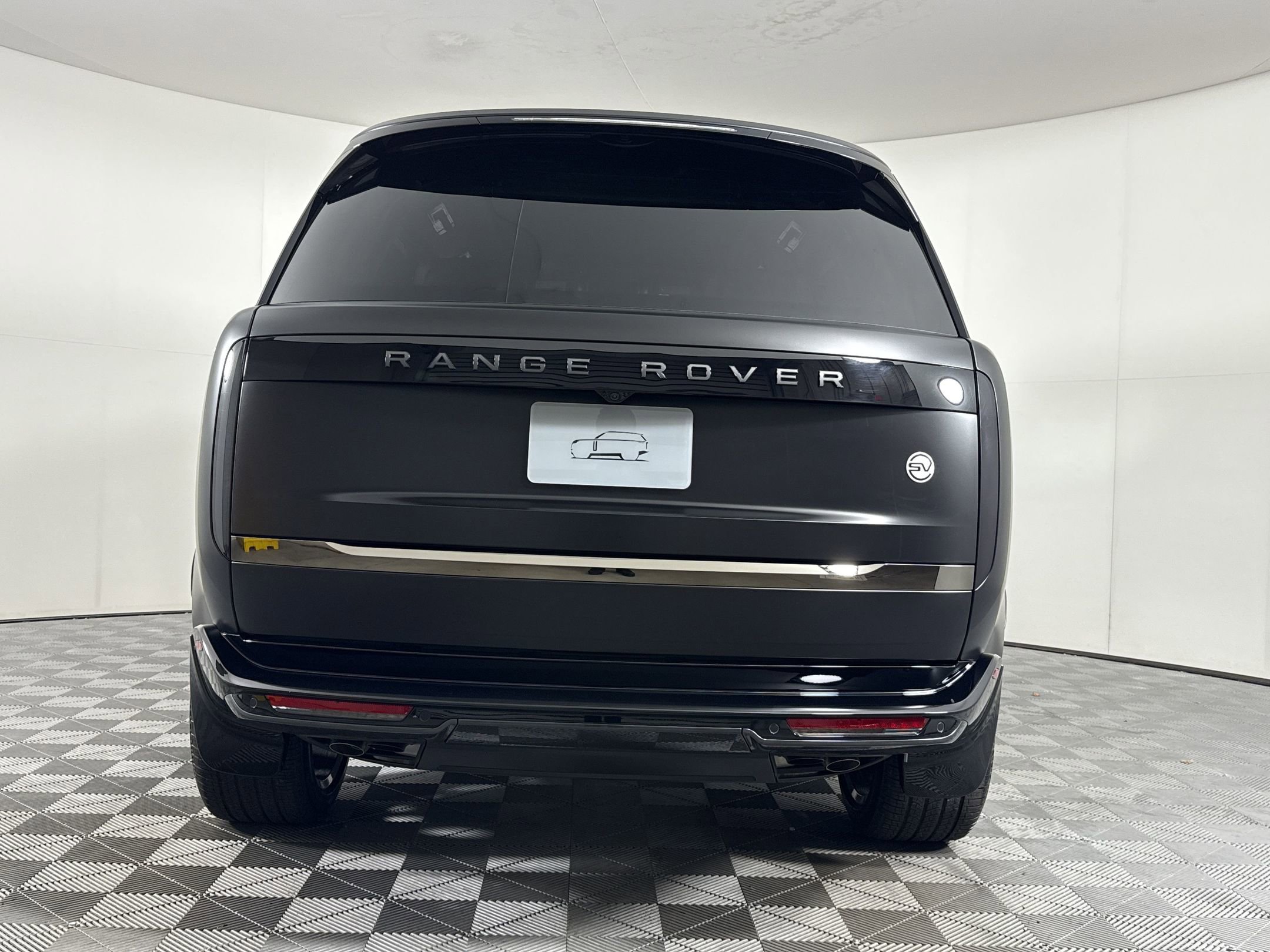 New 2026 Land Rover Range Rover SV image 10