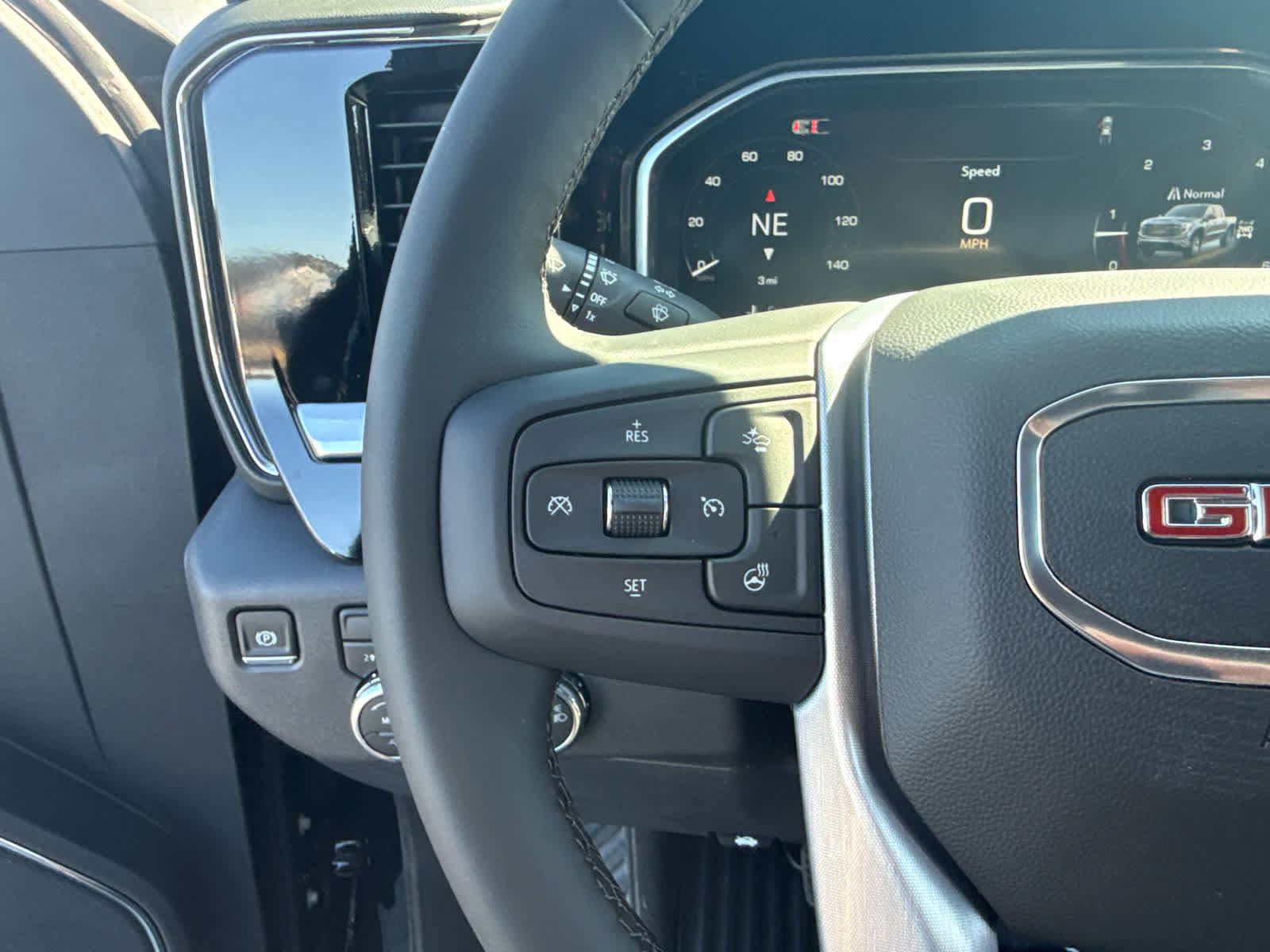 New 2026 GMC Sierra 1500 SLE w/ Preferred Package AWD/4WD image 17