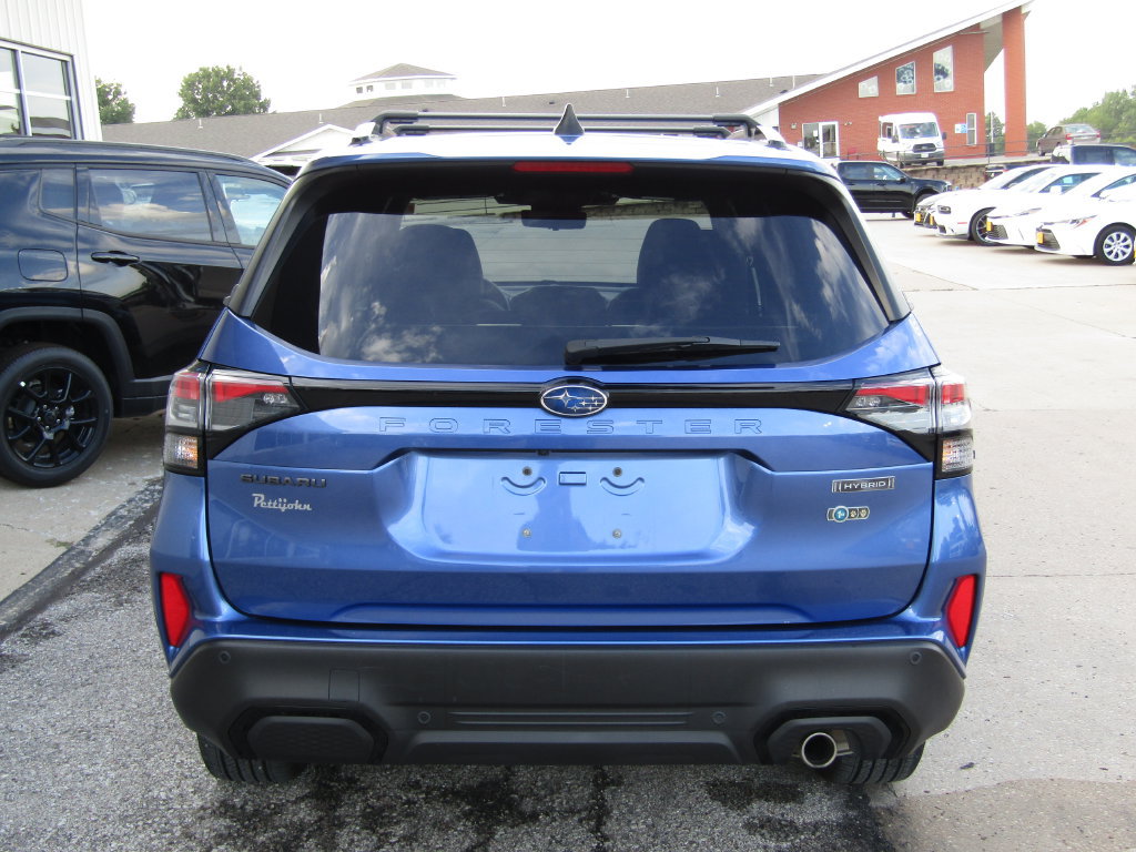 Used 2025 Subaru Forester Touring AWD/4WD image 4