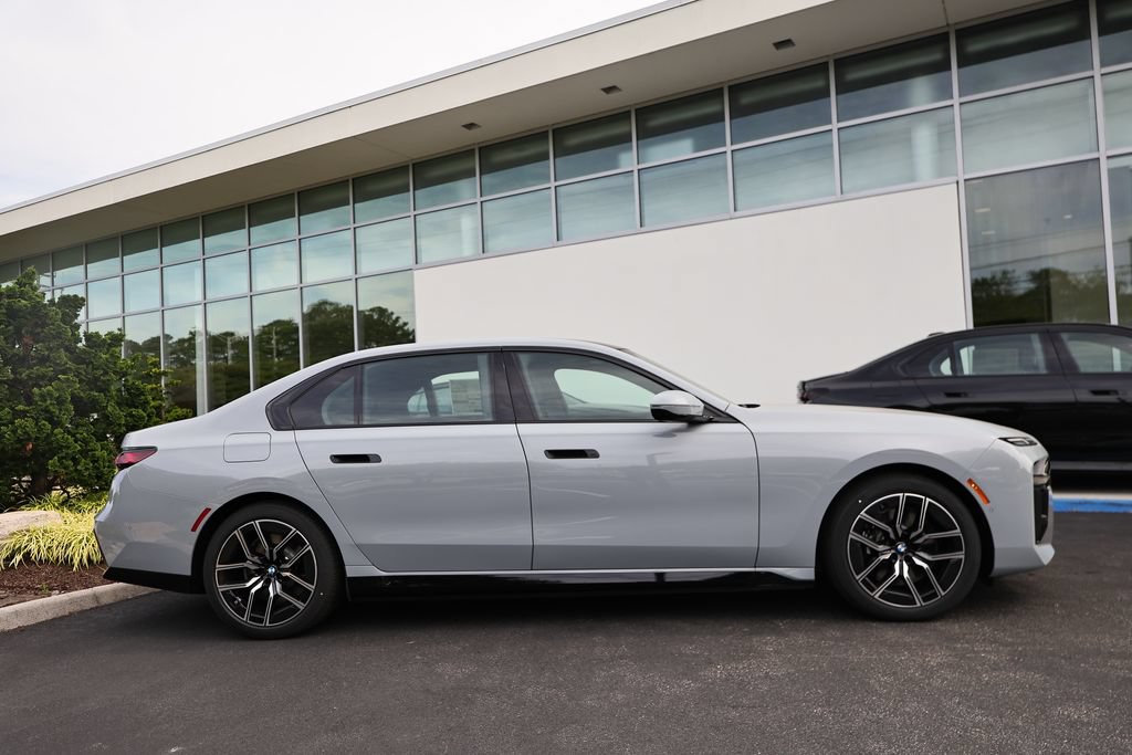 New 2026 BMW i7 xDrive60 AWD/4WD image 4