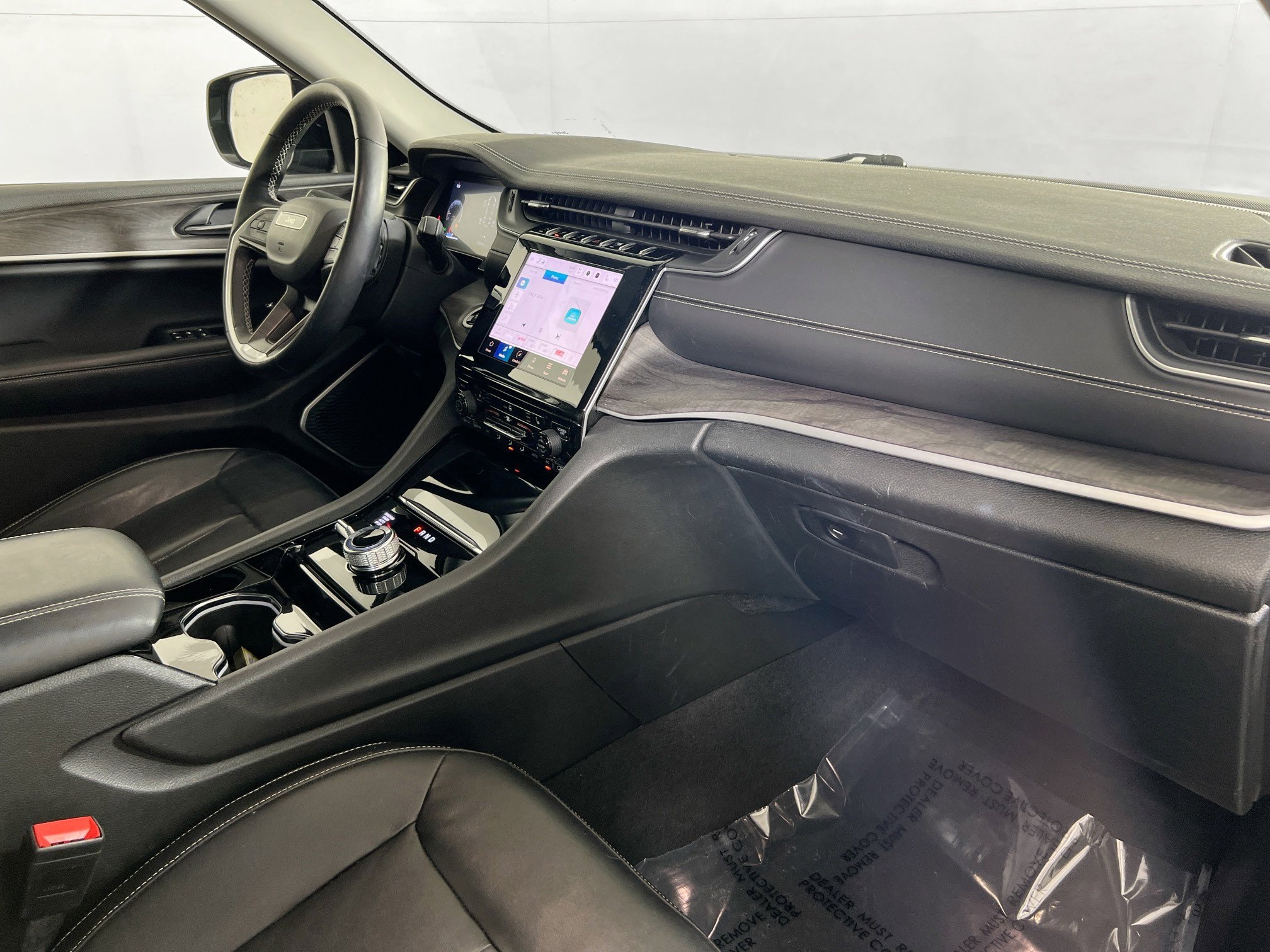 Used 2022 Jeep Grand Cherokee Limited image 27