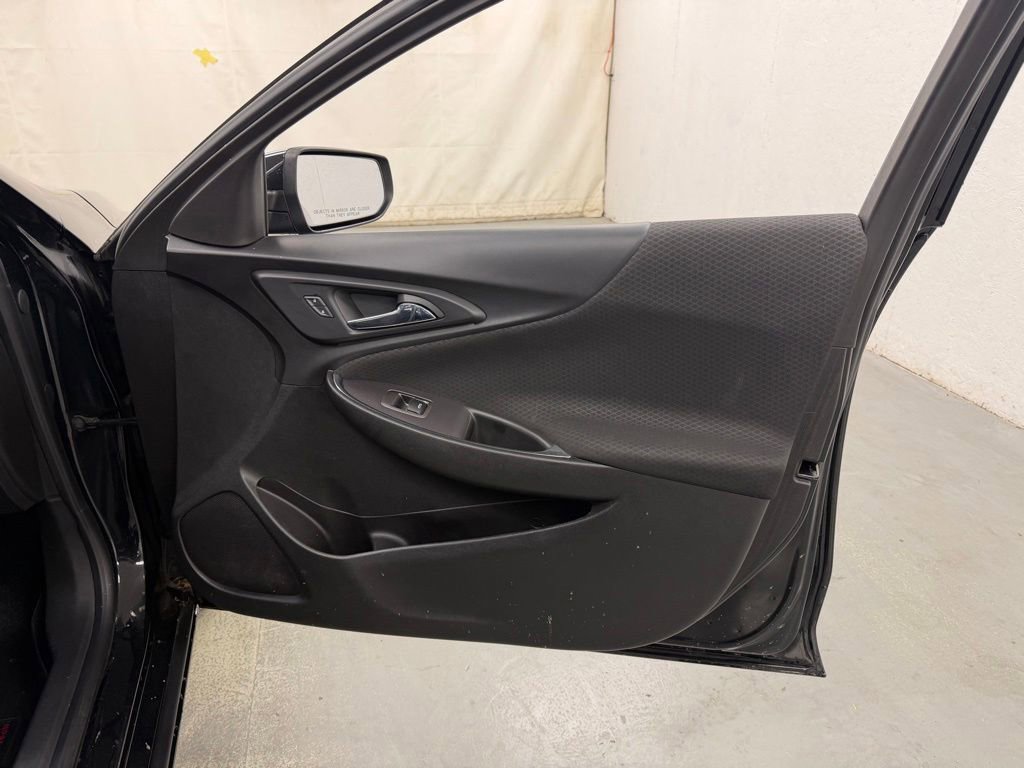 Used 2019 Chevrolet Malibu LT FWD image 7