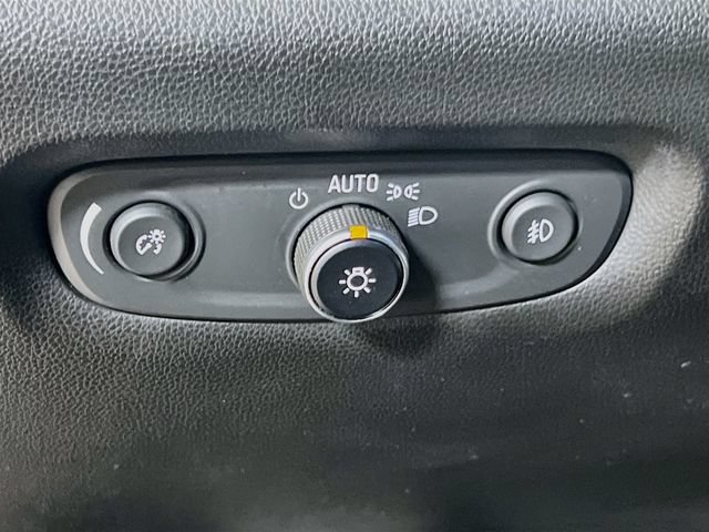 Used 2019 Chevrolet Traverse LT w/ LPO, Blackout Package FWD image 10