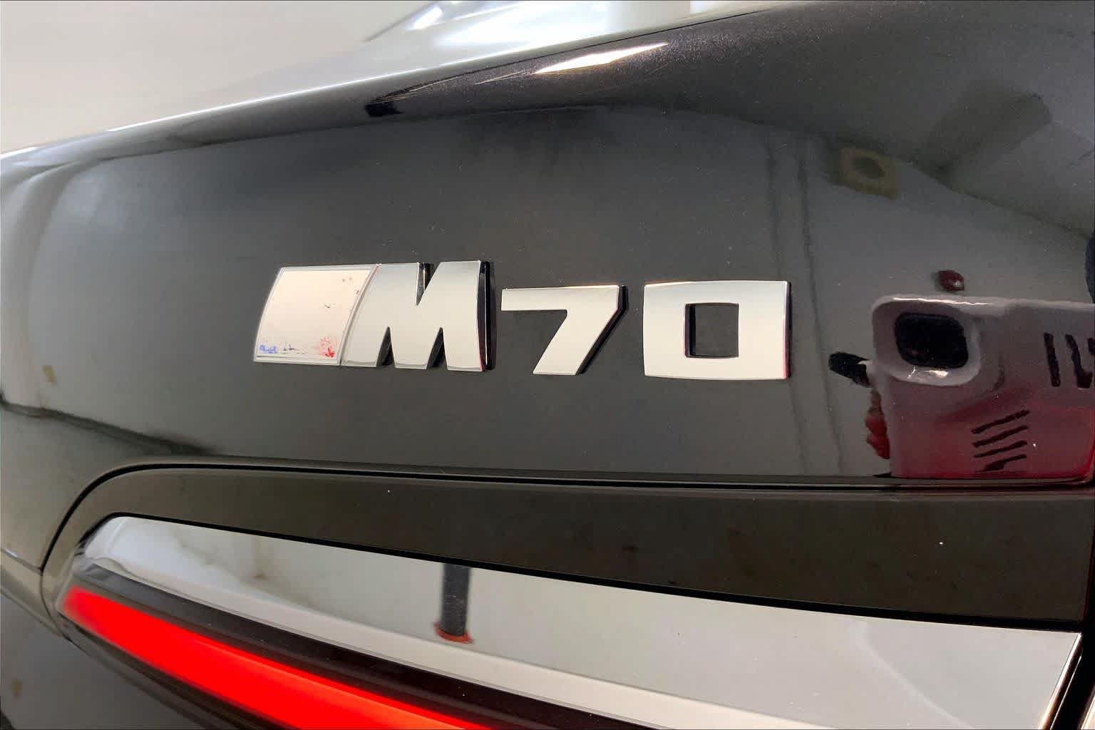 Used 2024 BMW i7 M70 AWD/4WD image 9