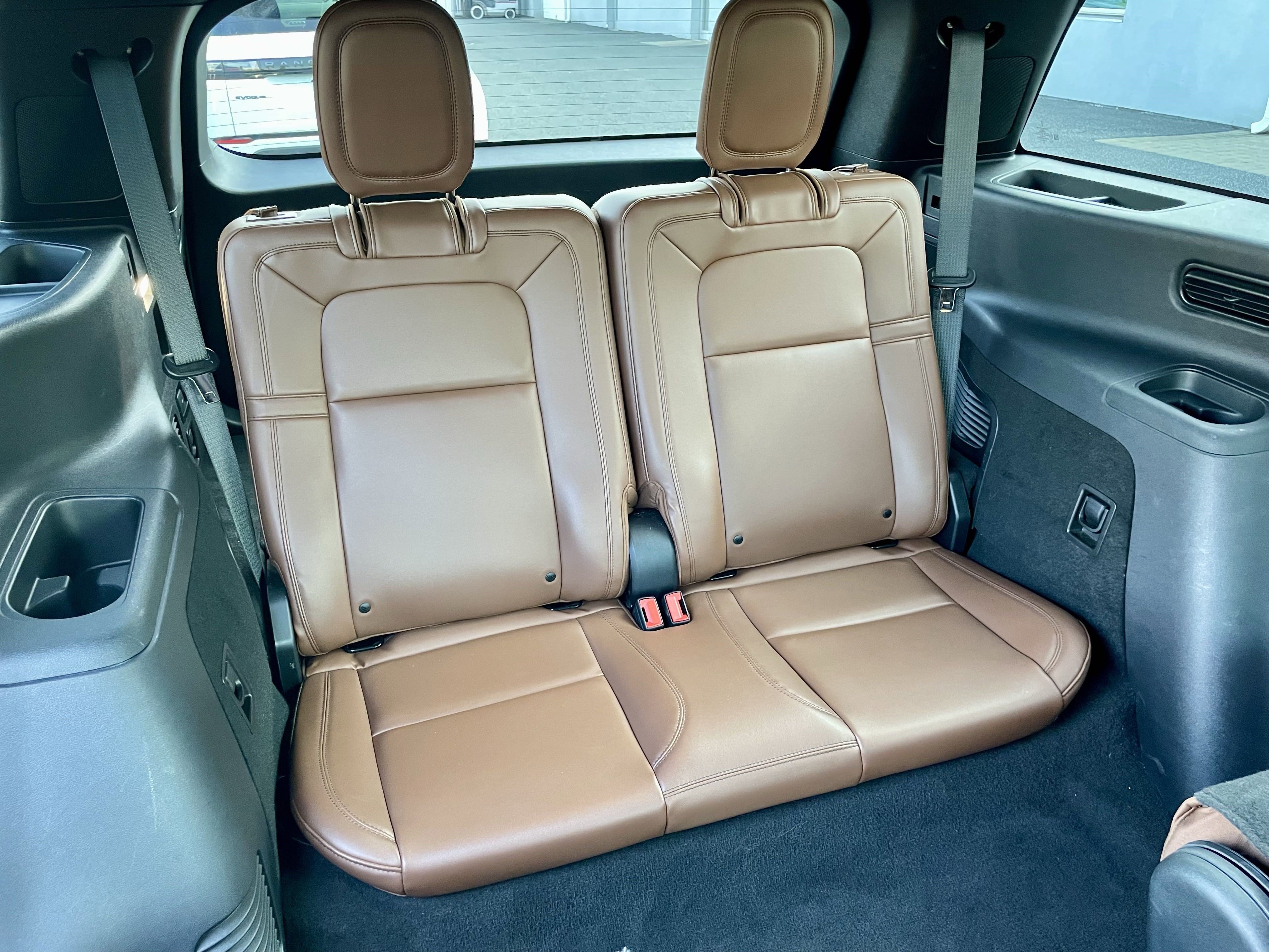 Used 2023 Lincoln Aviator Reserve w/ Equipment Group 201A image 33