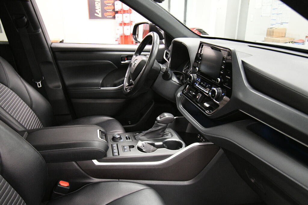Used 2022 Toyota Highlander XSE image 33