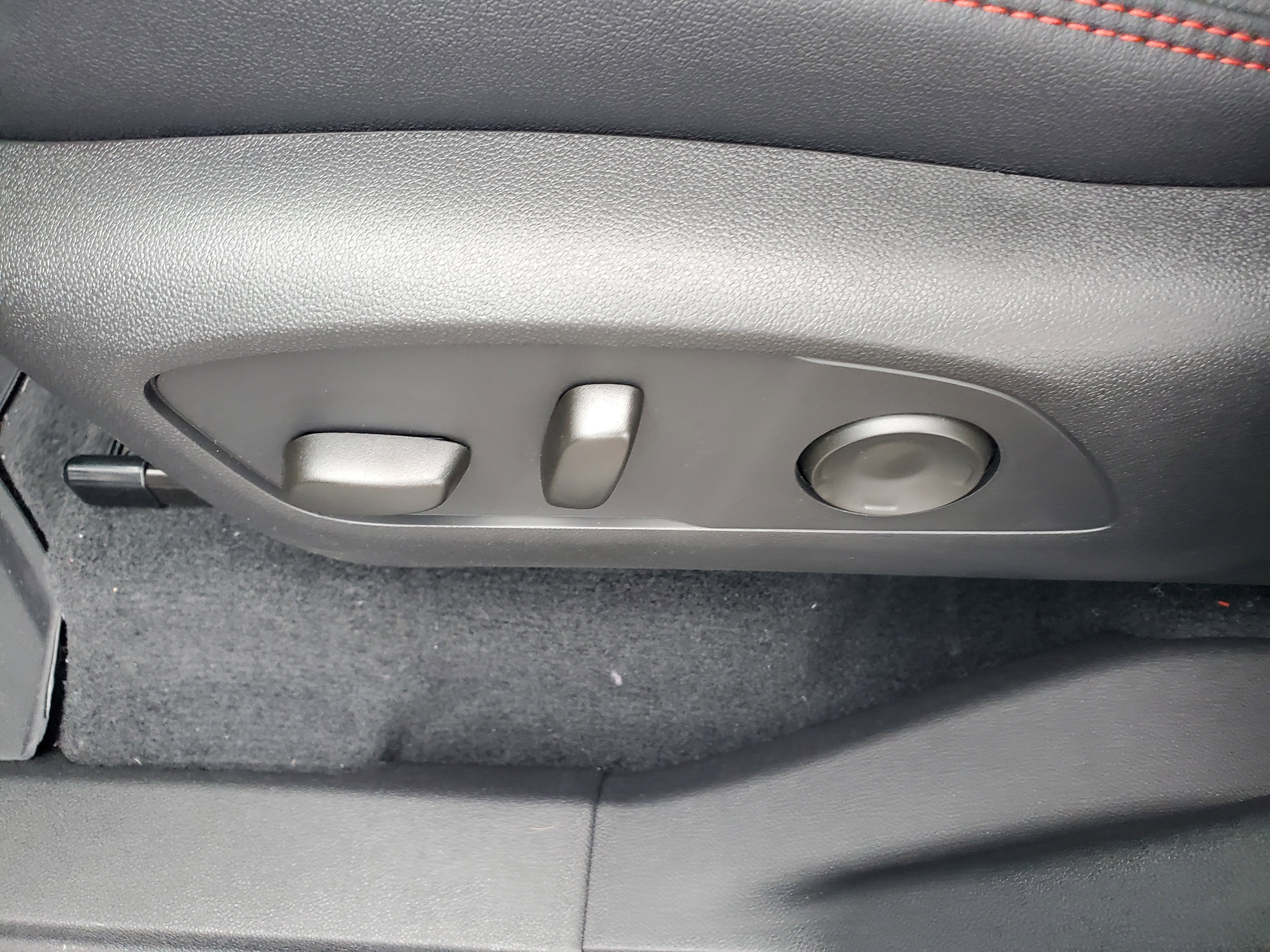 New 2026 Chevrolet Traverse RS w/ LPO, Floor Liner Package image 5