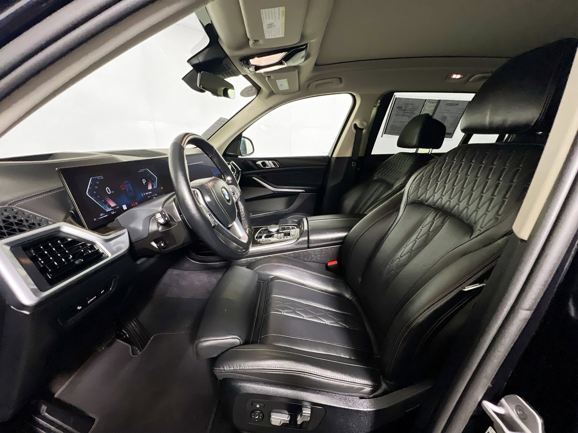 Used 2025 BMW X7 xDrive40i image 14