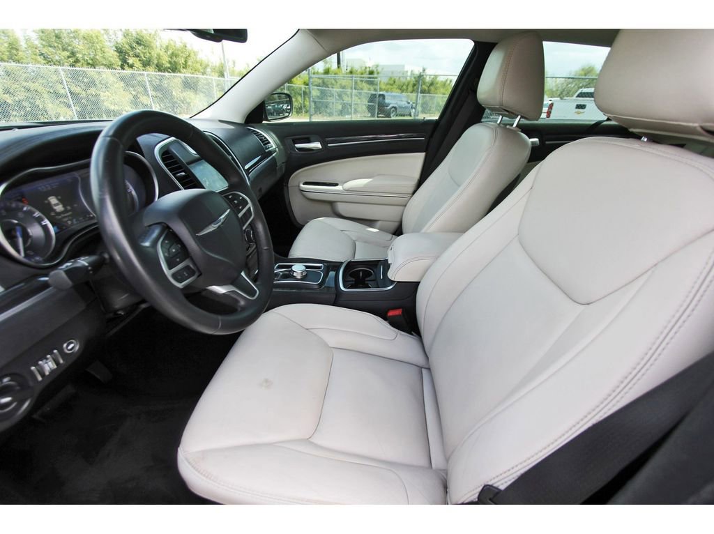 Used 2017 Chrysler 300 Limited image 15