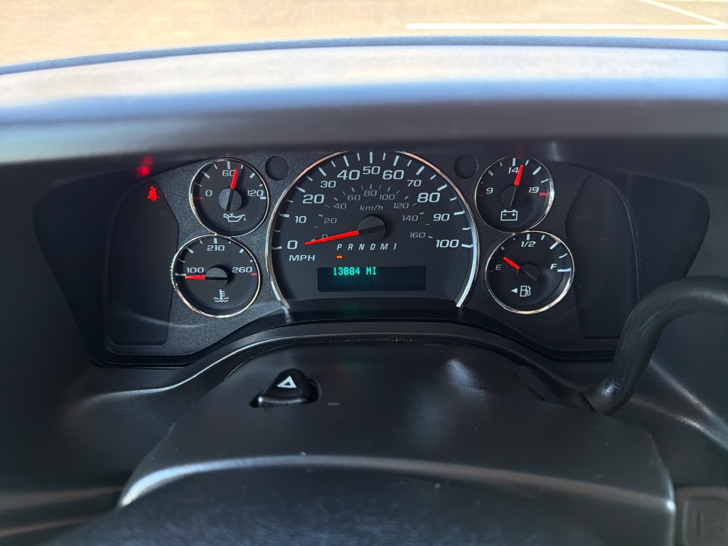 Used 2025 Chevrolet Express 2500 w/ Driver Convenience Package RWD image 10