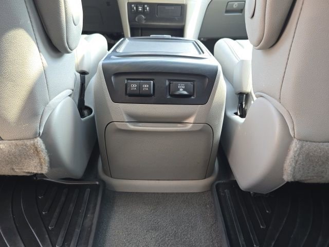 Used 2020 Toyota Sienna XLE w/ XLE Navigation Package AWD/4WD image 35