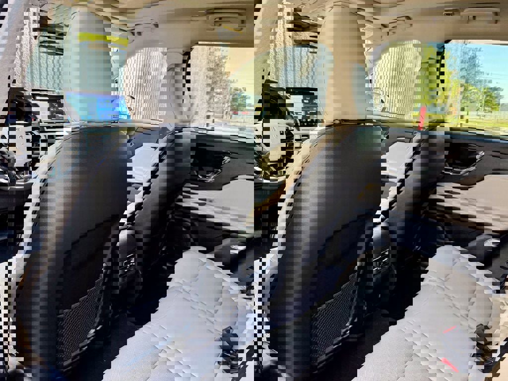 New 2026 Lincoln Corsair Premiere image 12