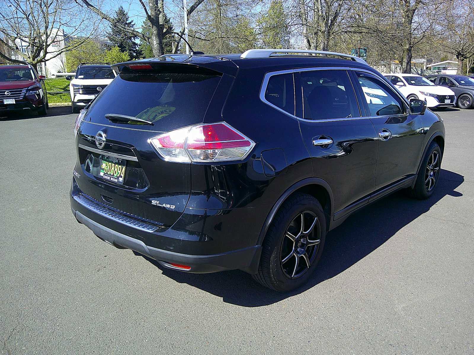Used 2015 Nissan Rogue SL w/ SL Premium Package image 5