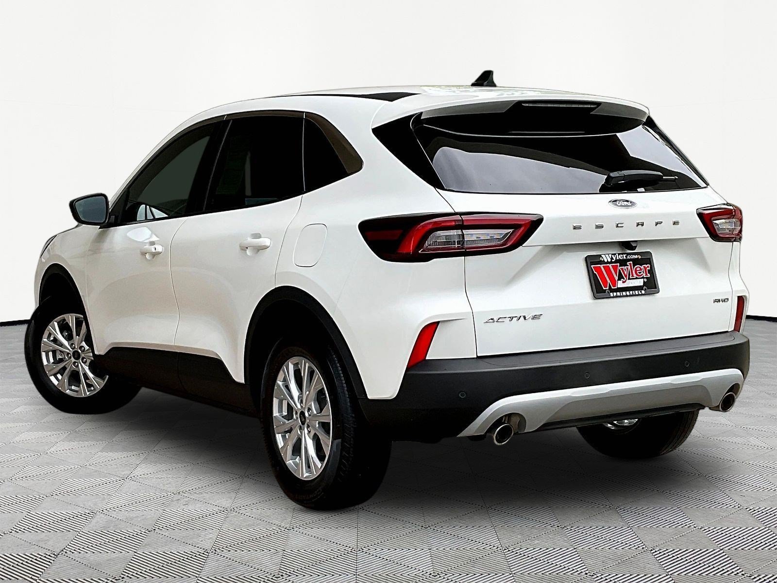 Used 2023 Ford Escape Active w/ Tech Pack #1 AWD/4WD image 4