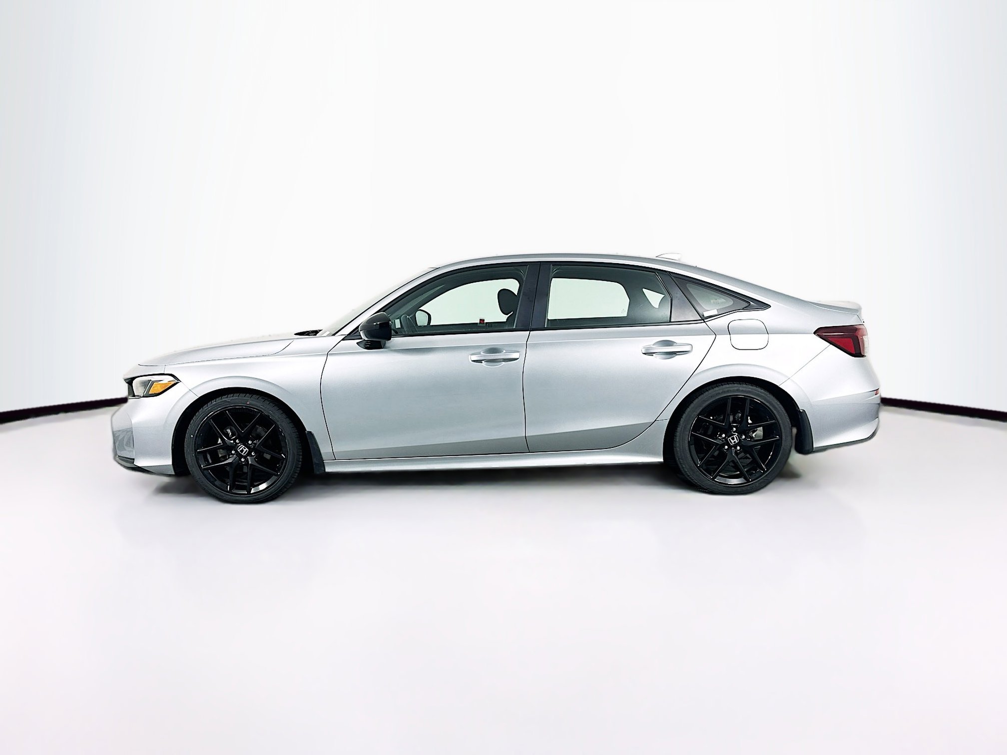 Used 2025 Honda Civic Sport image 4