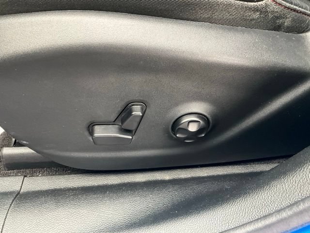 Used 2017 Jeep Cherokee Trailhawk AWD/4WD image 22