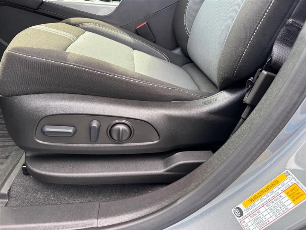 New 2025 Chevrolet Blazer LT w/ Convenience Package FWD image 12