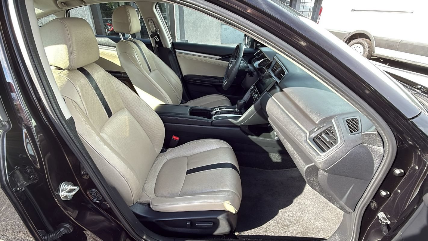 Used 2018 Honda Civic Touring image 17