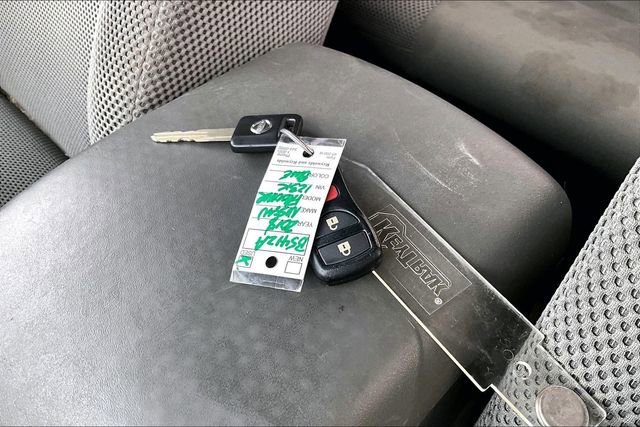 Used 2018 Nissan Frontier SV image 31