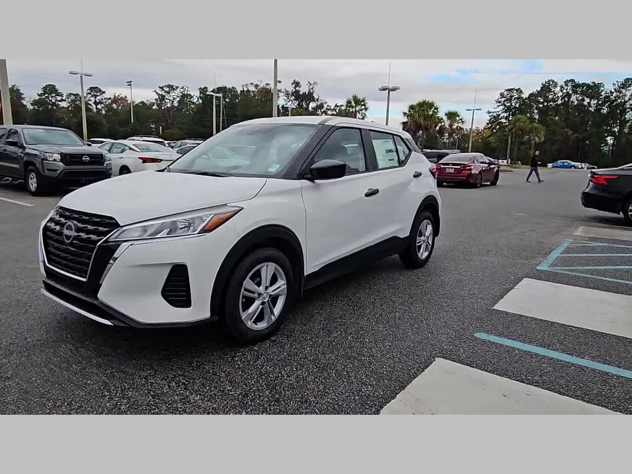 New 2025 Nissan Kicks Play S image 24