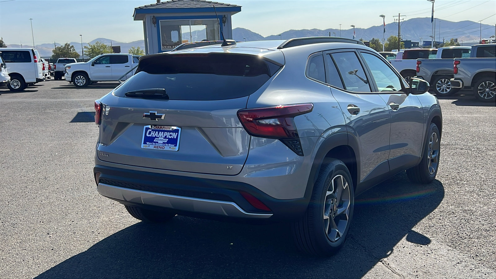 New 2026 Chevrolet Trax LT w/ Sunroof Package image 5