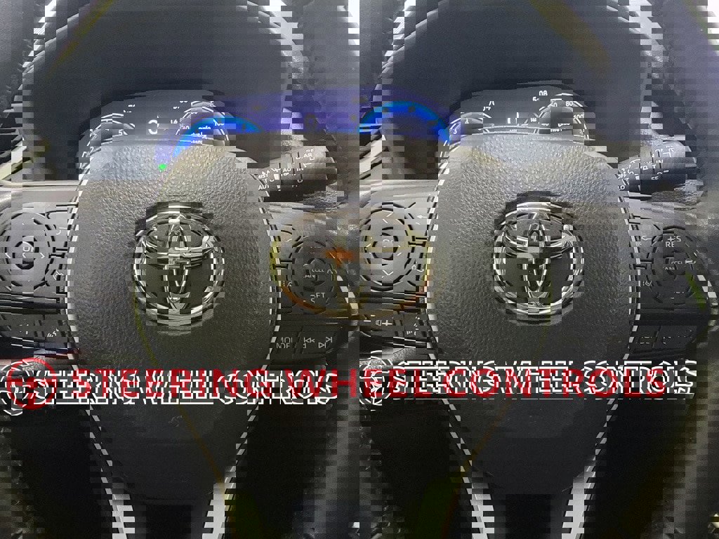 Used 2023 Toyota RAV4 Limited image 19