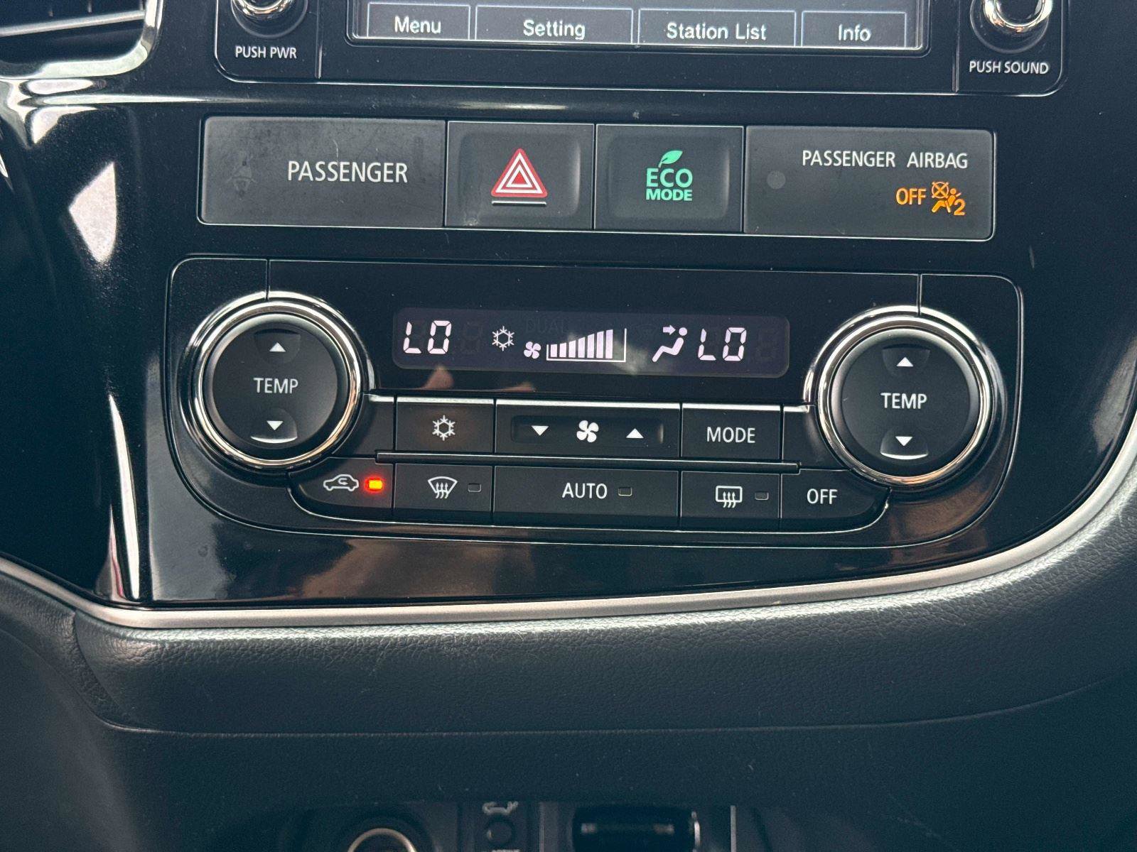 Used 2016 Mitsubishi Outlander SEL FWD image 24