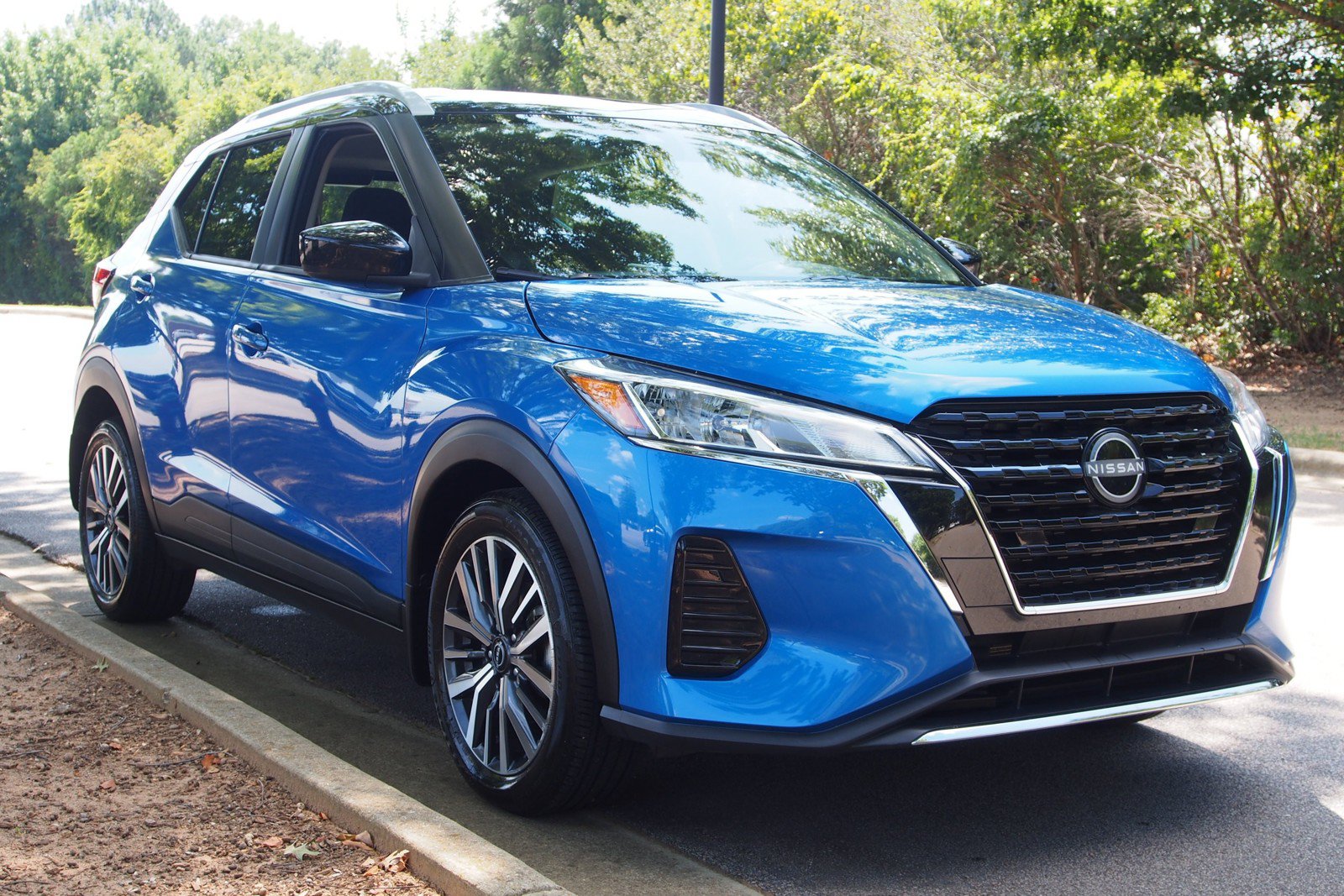 Used 2024 Nissan Kicks SV FWD image 1