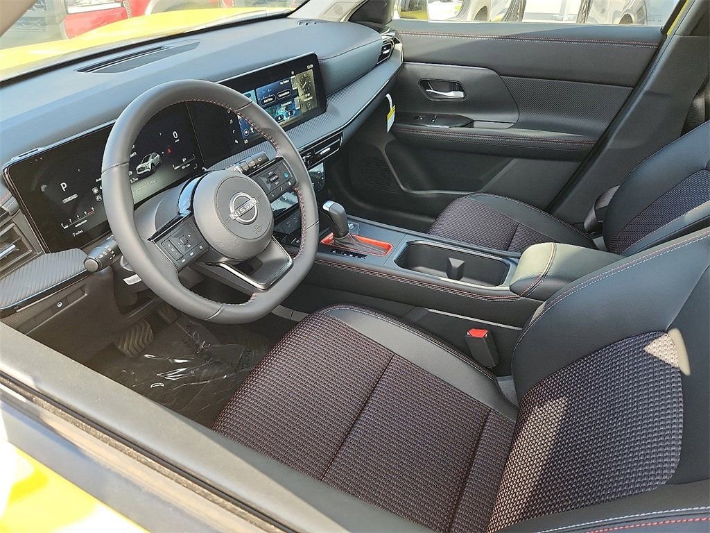 New 2025 Nissan Kicks SR image 3