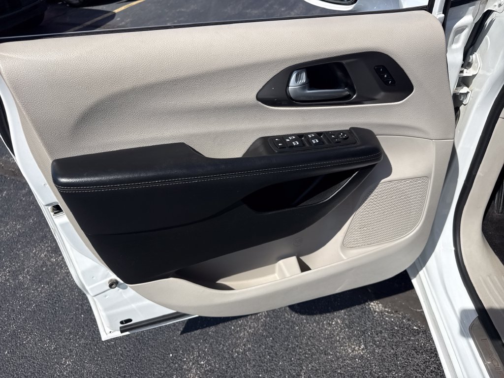 Used 2018 Chrysler Pacifica Limited FWD image 22