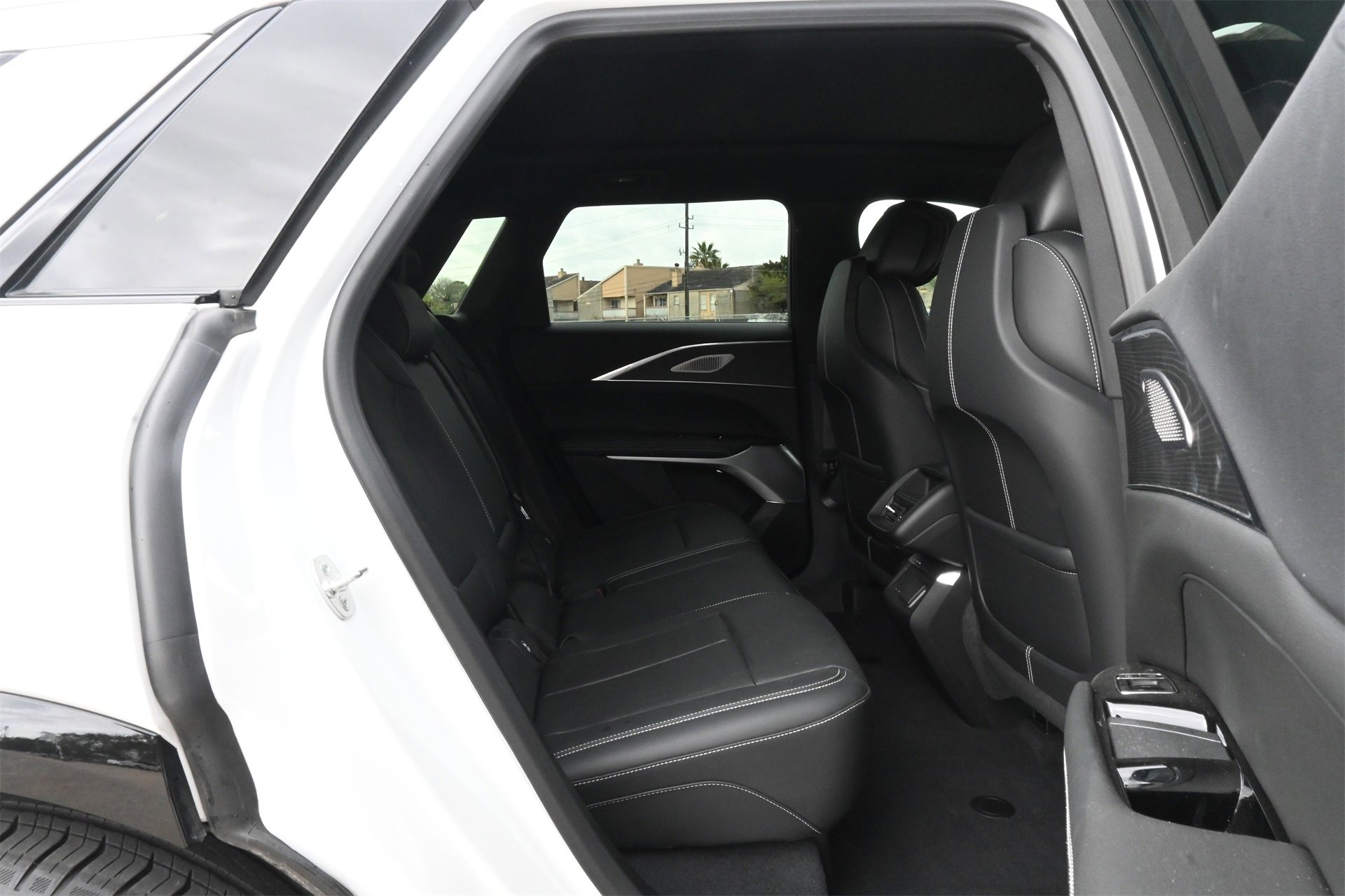 Certified 2024 Cadillac Lyriq Luxury image 23