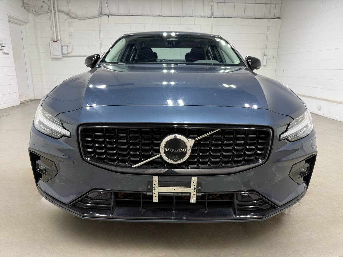 Used 2024 Volvo S60 B5 Plus image 2