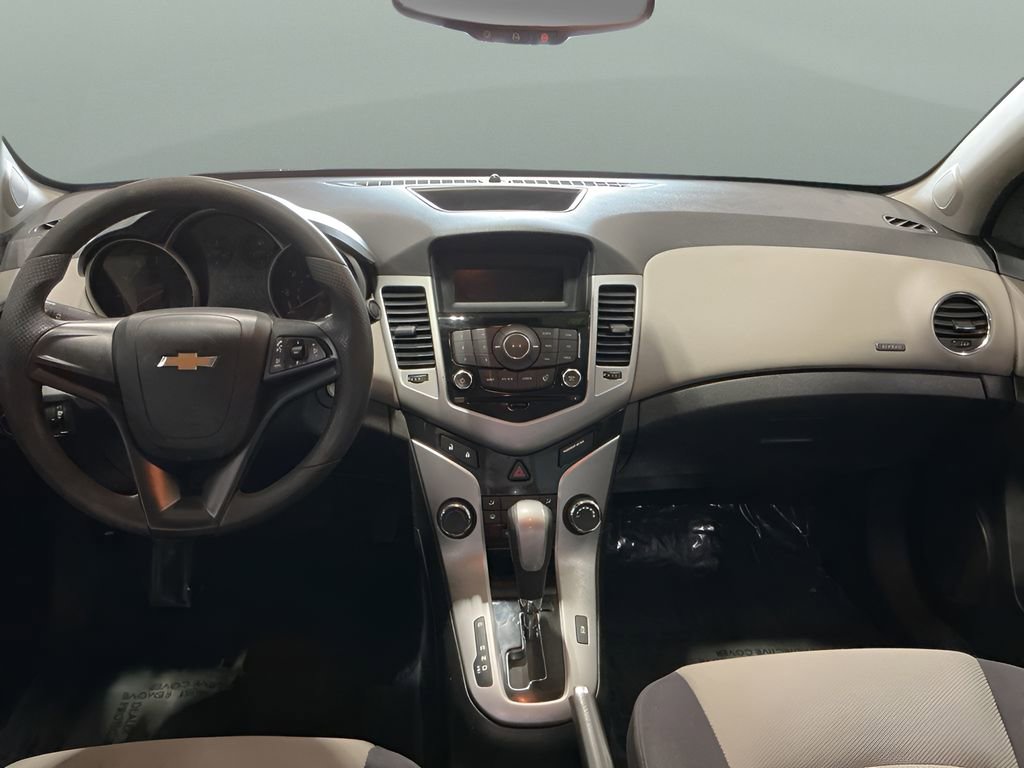 Used 2014 Chevrolet Cruze LS image 11