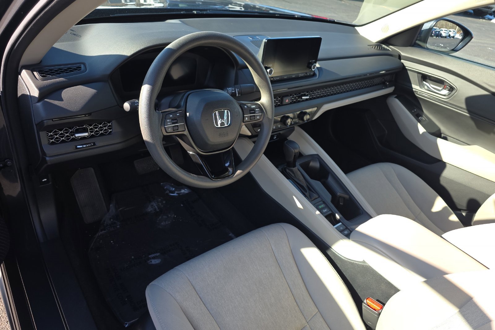 Used 2024 Honda Accord EX image 9