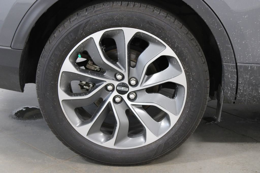 Used 2022 Lincoln Nautilus Reserve FWD image 12