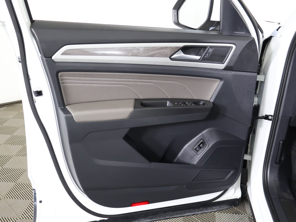 Used 2022 Volkswagen Atlas Cross Sport SE FWD image 23
