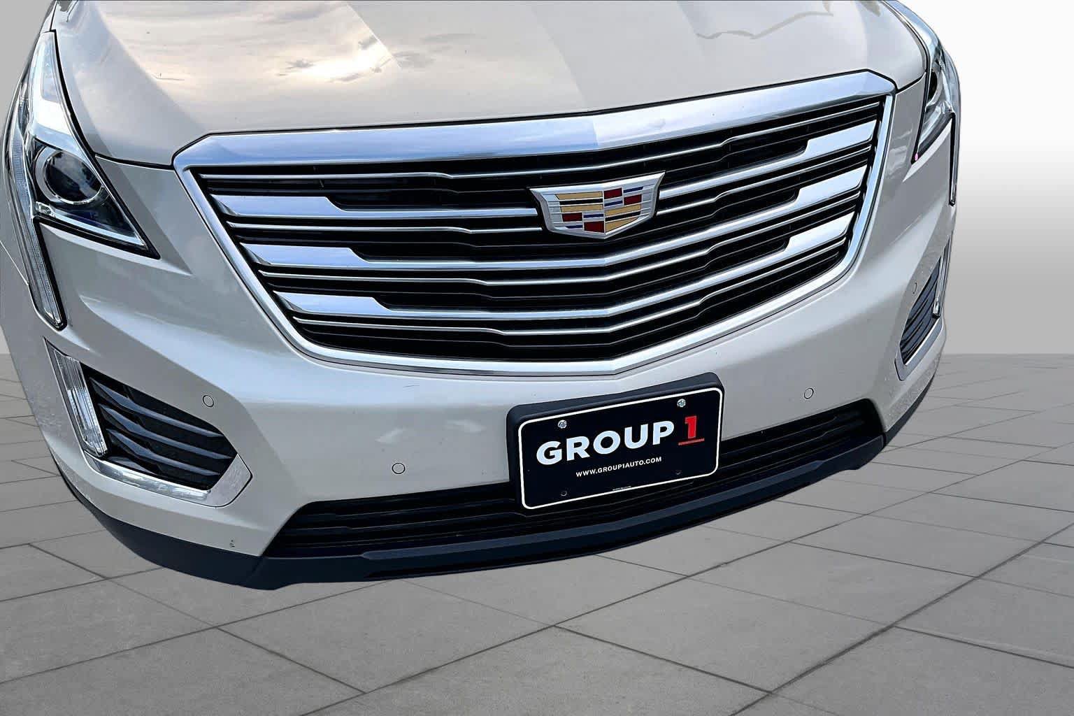 Used 2017 Cadillac XT5 Luxury w/ Driver Awareness Package FWD image 30