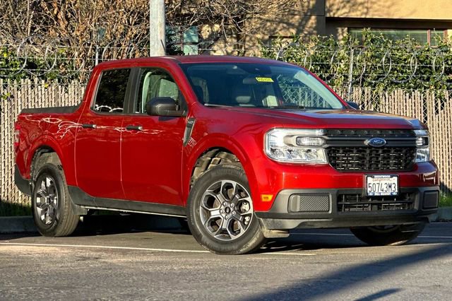 Used 2022 Ford Maverick XLT image 2