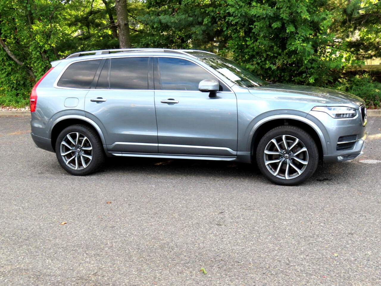 Used 2018 Volvo XC90 T6 Momentum w/ Convenience Package image 7